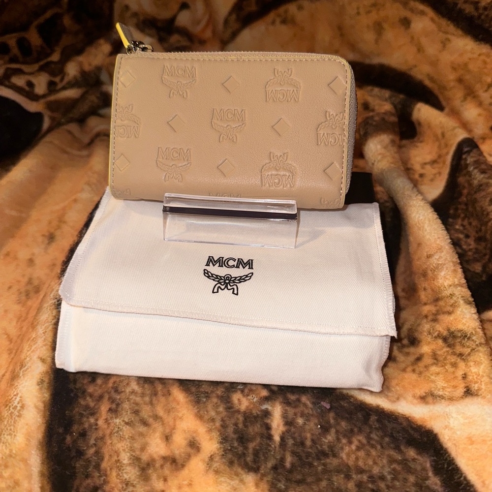 Wowzaaaa MCM Aren chain zip around wallet in Irish cream cowhide leather!